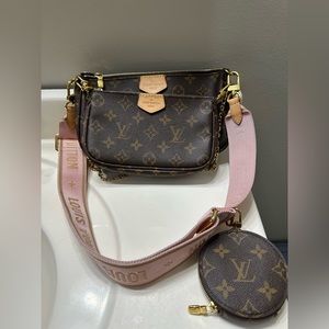 Louis Vuitton Multi Pochette Accessoires- Rose Clair